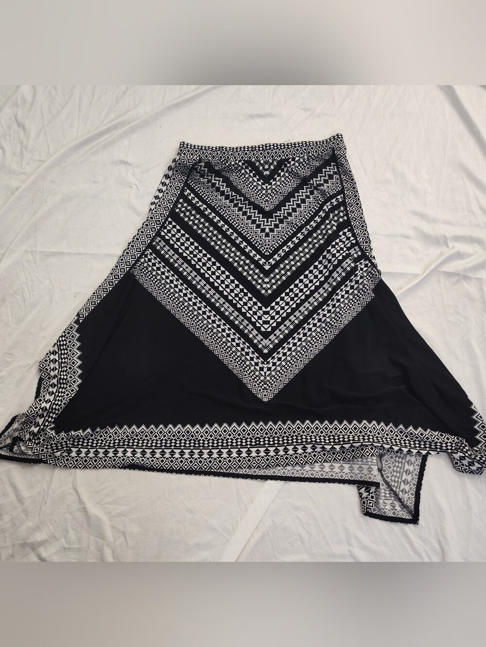 Chico's Skirt Size 1 M Black White Geometric Pattern Long Maxi Pull On Women